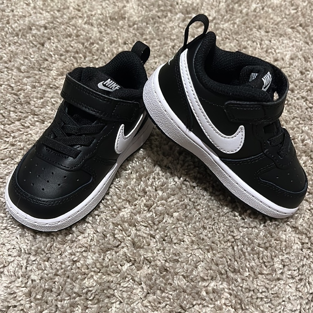 Nike Toddler Court Borough Low Sneaker